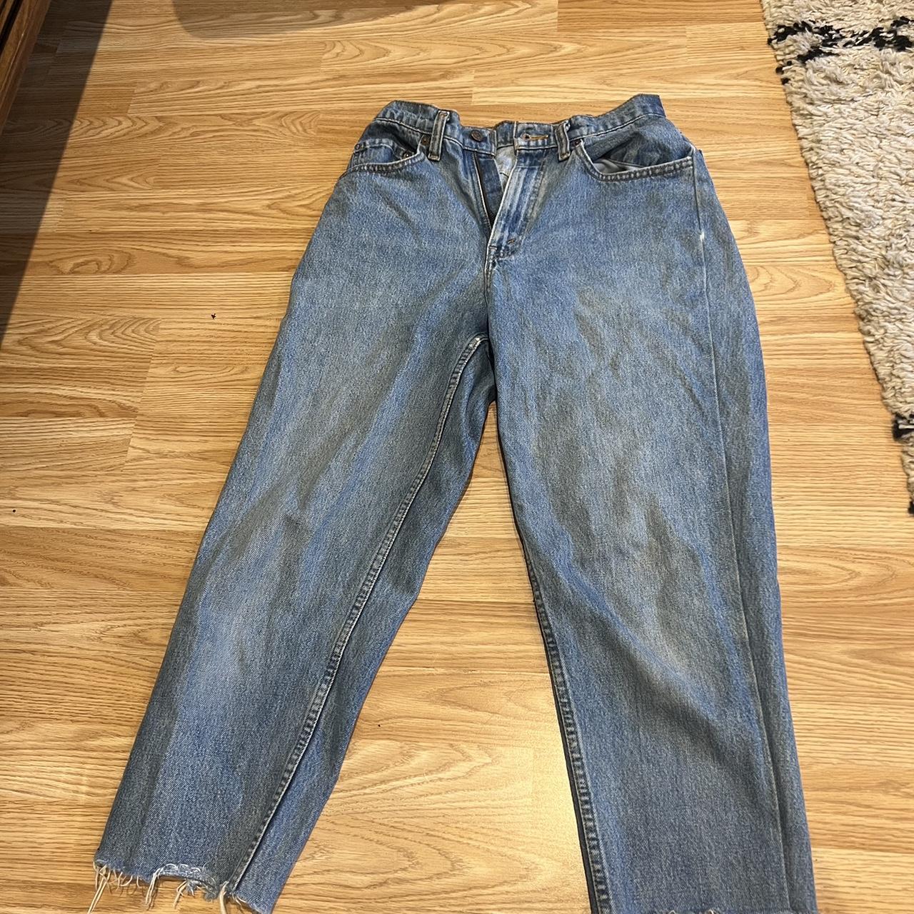 Blue denim Levi’s cropped Size - waist 32, length 30... - Depop