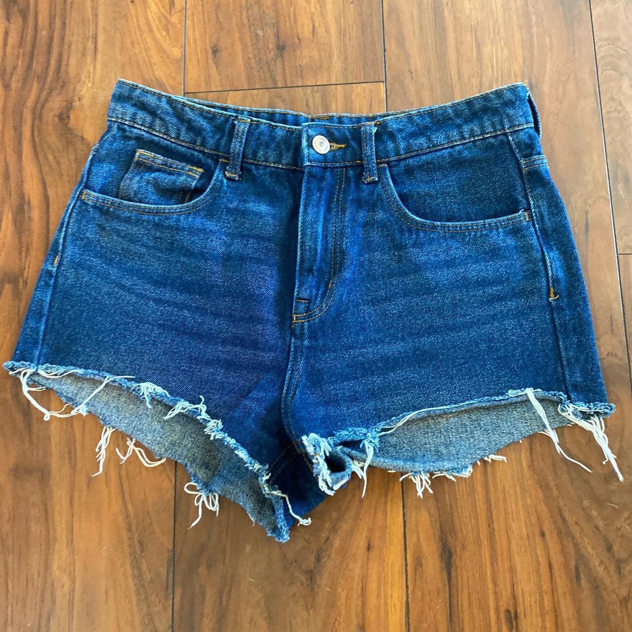 H&M bootie shorts raw edge dark wash plain pockets... - Depop