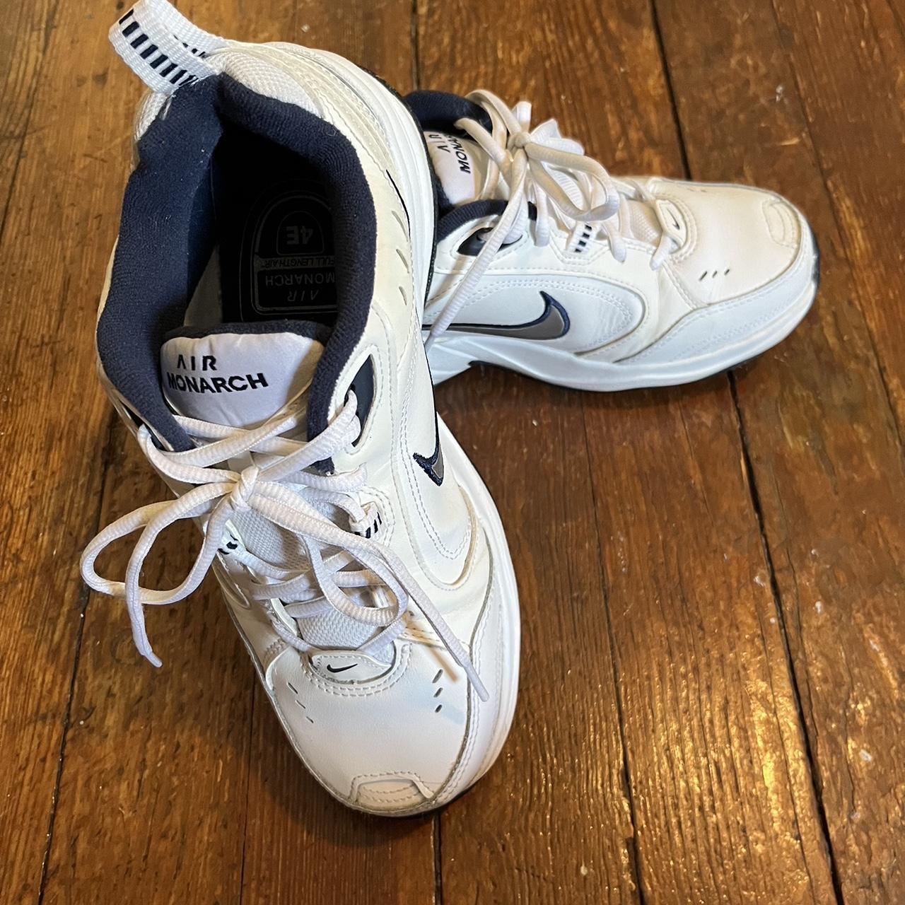 womens nike monarchs