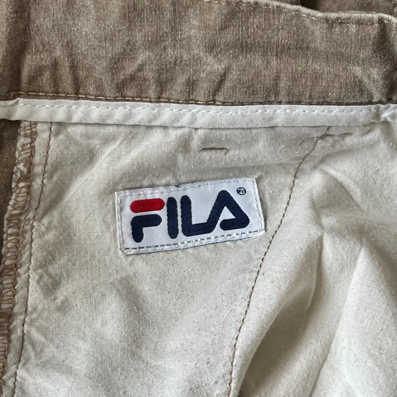 1990s FILA khaki shorts Size 32 outseam 22