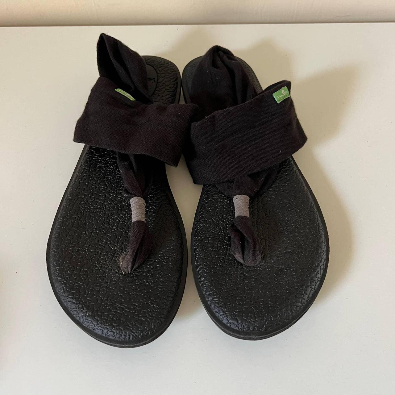 Sanuk Women's Yoga Sling 2 Sandal in Black. Size 8. - Depop