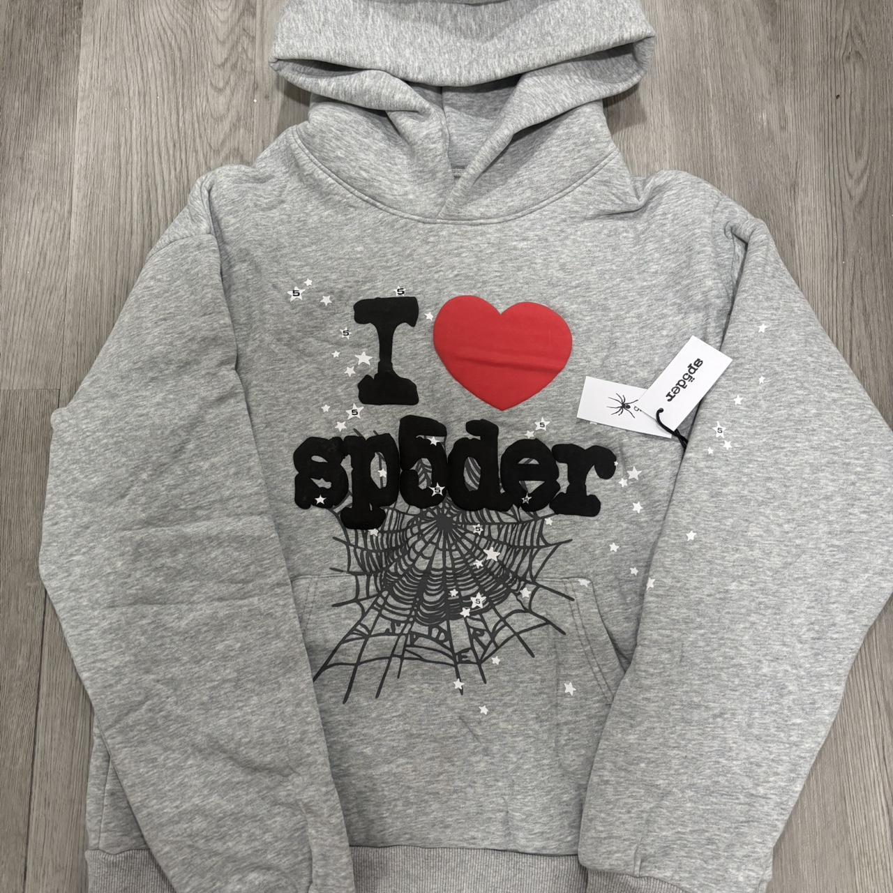 Spider worldwide - Depop