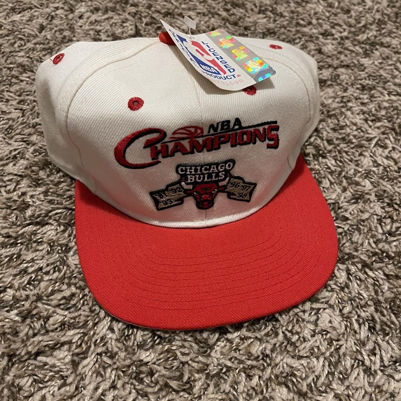 Vintage Chicago Bulls Snapback Hat 90s Cap 1997 NBA Champions 
