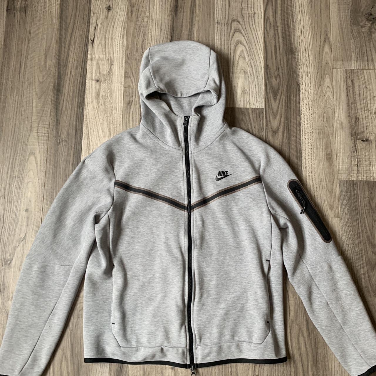 Nike Tech Fleece Zip up Hoodie Graphics store Grey size Medium New.