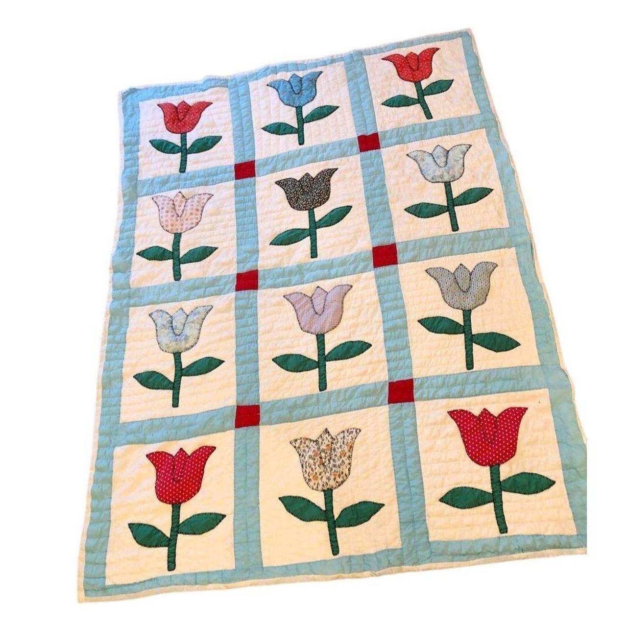 Vintage Handmade popular Tulip Quilt