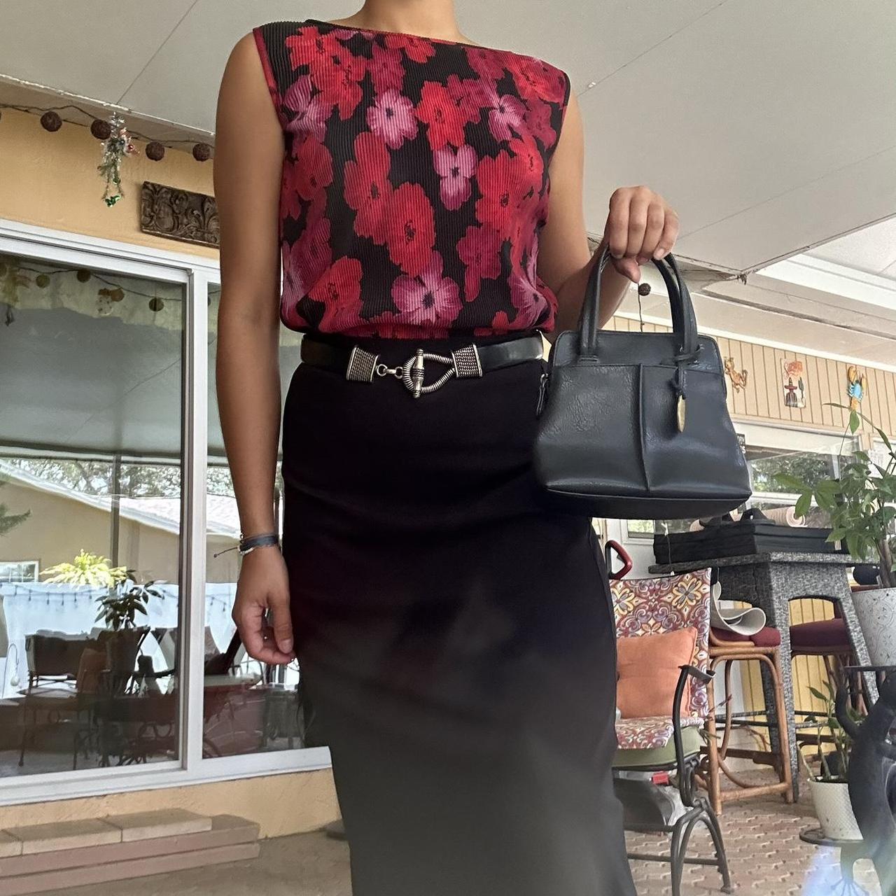 California Looks Women's Black and Red Vest (5)