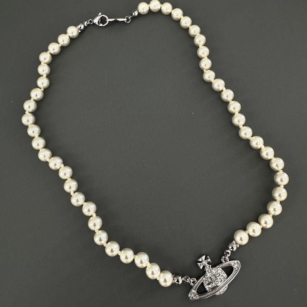 ★Vivienne Westwood★ Vivienne Westwood 6201032I 02G156 Mari White vivienne-westwood-necklace - Depop