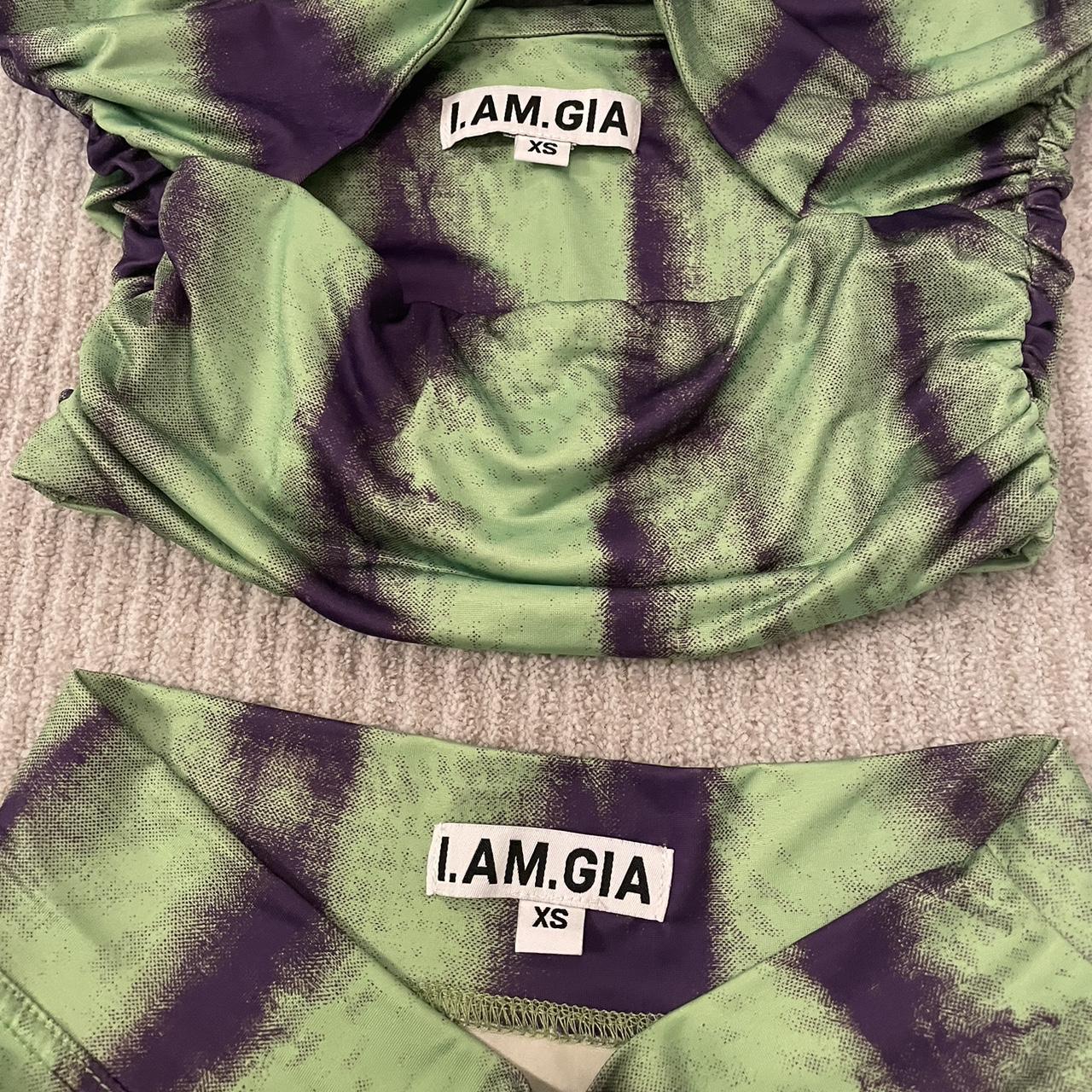 I popular AM GIA BLACK & HOLOGRAPHIC GREEN AERGLO HOODIE