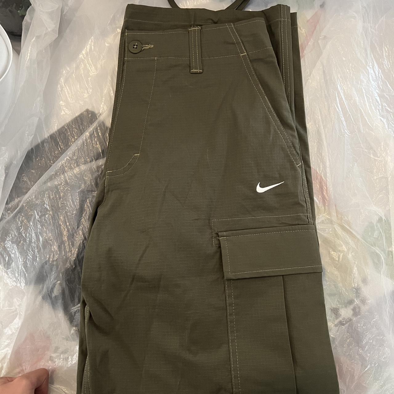 Green Nike SB Kearny skate cargo pants i tried on... Depop