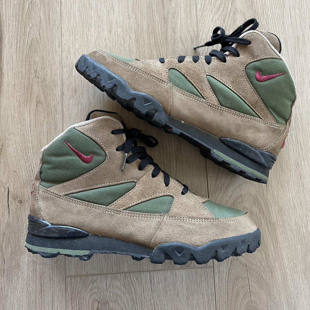 mens green nike boots