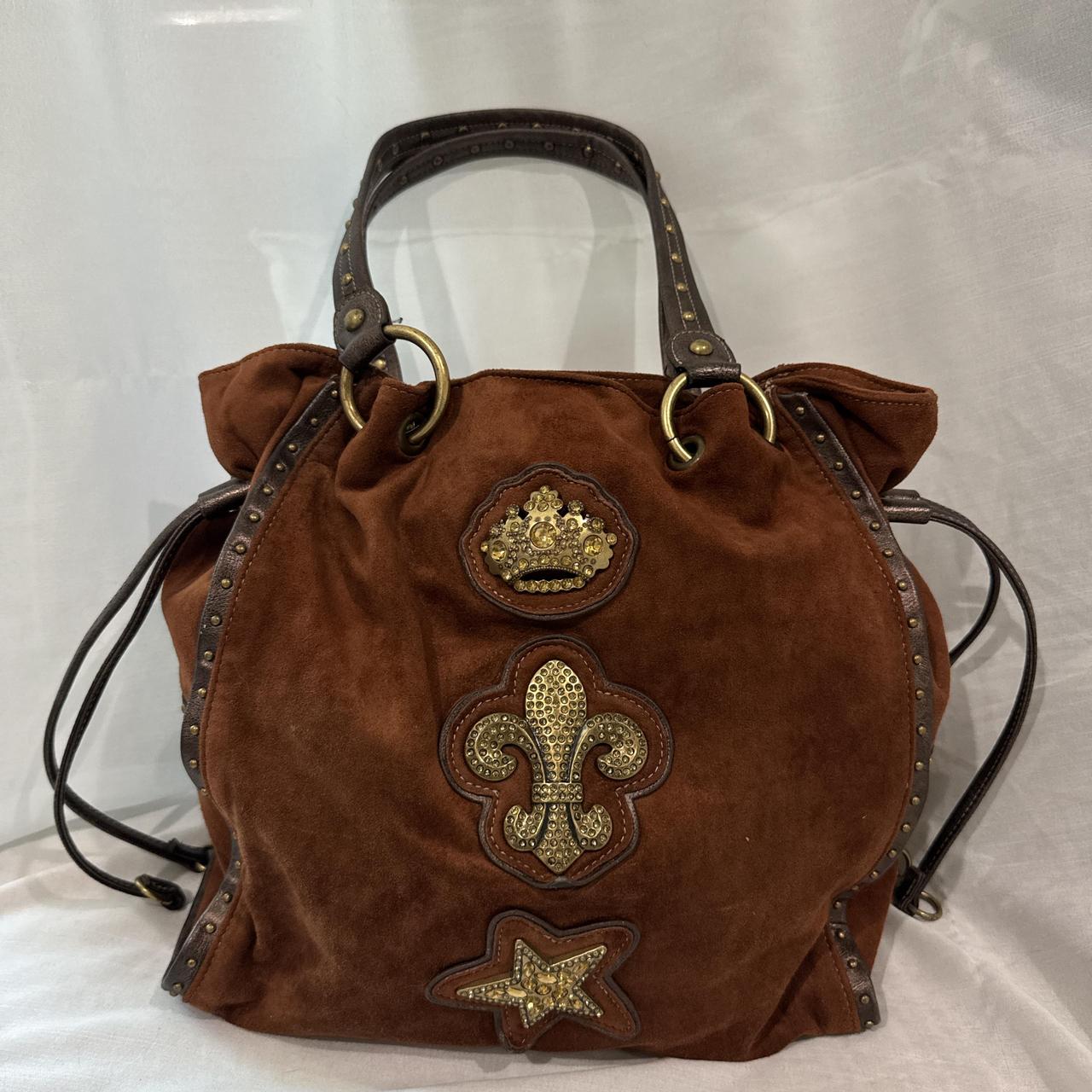 item listed by nadiamazeshop