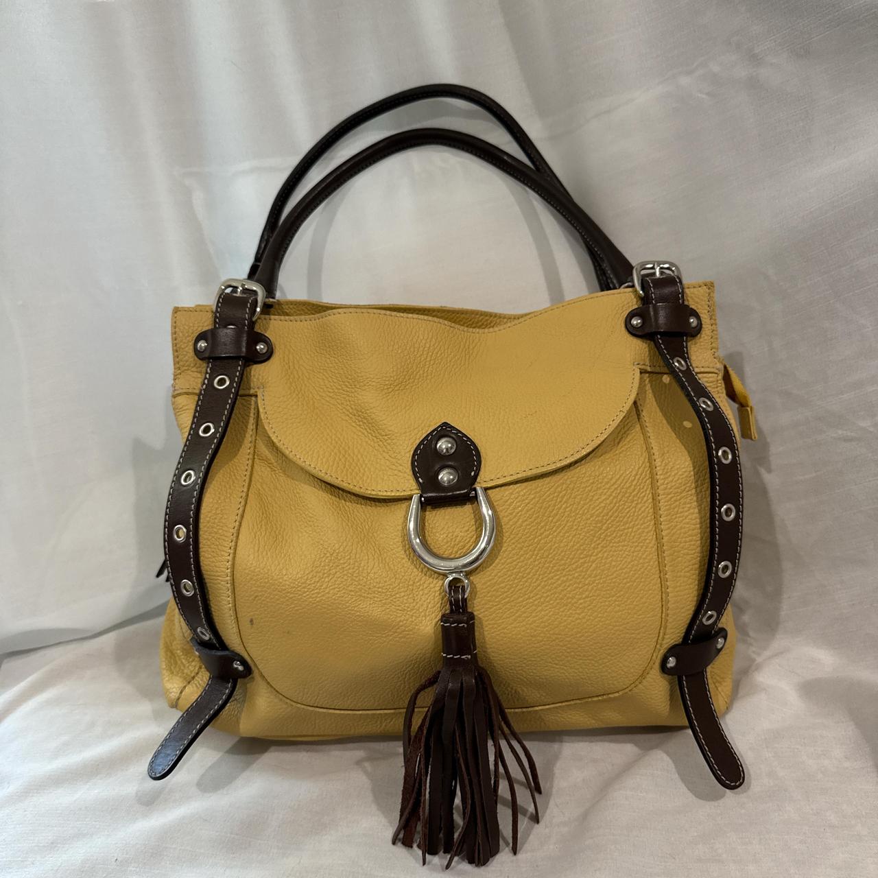 item listed by nadiamazeshop