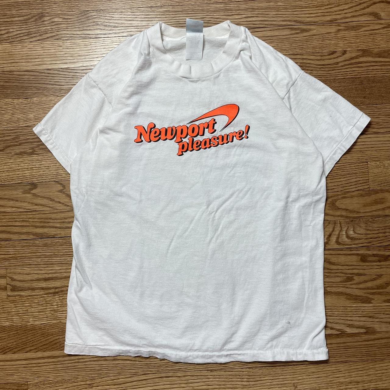 This is a Men's Medium Saddlebred Fishing T-Shirt. - Depop