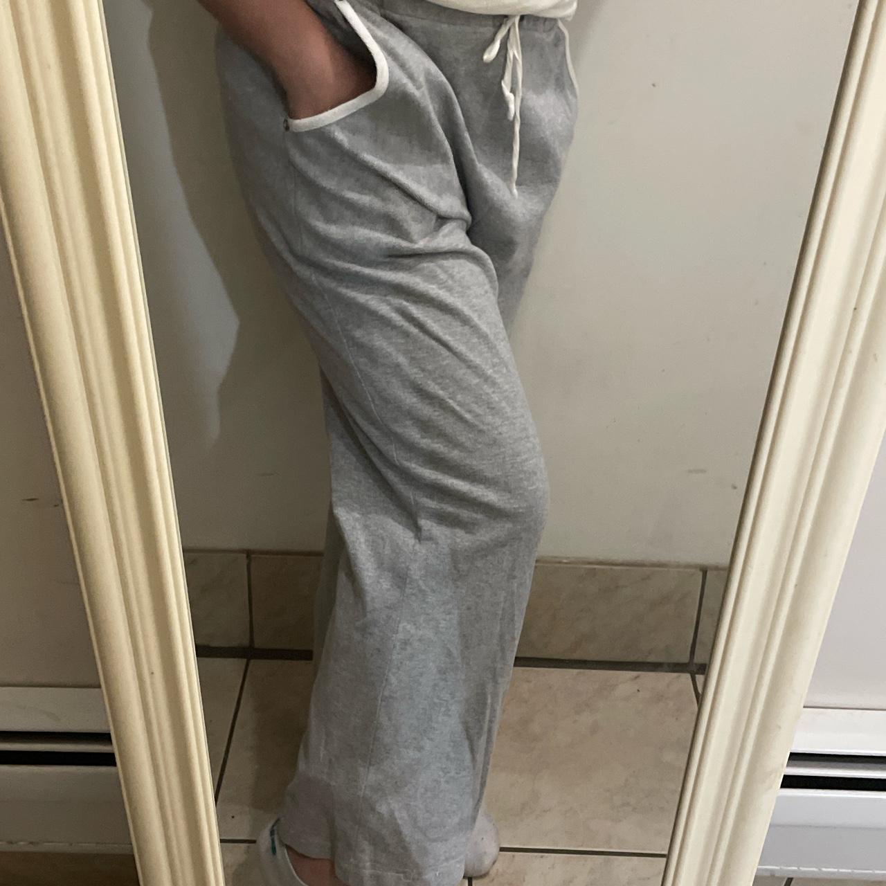 Grey discount sweatpants aesthetic