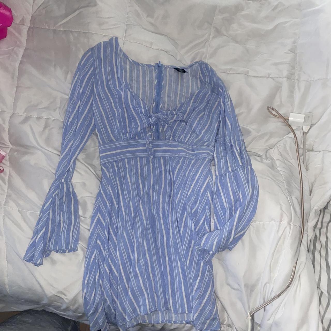 Blue and white dress Zips up in the back Size M Depop