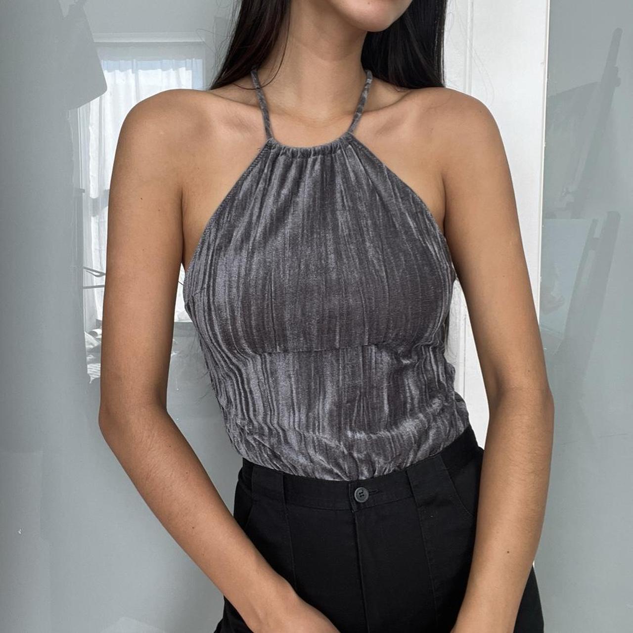 Grey velvet halter neck top from Urban! 🩶