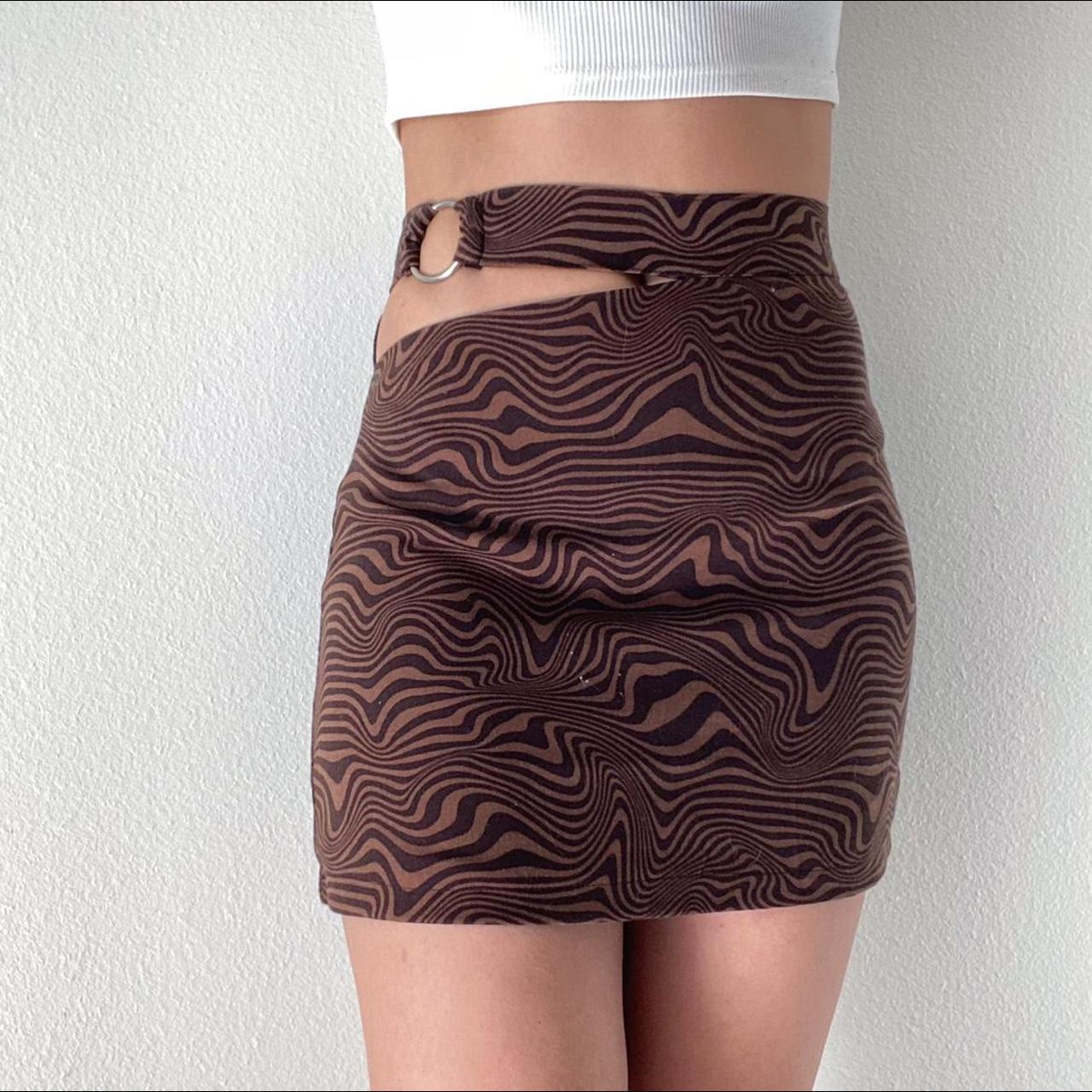 H&M brown mini skirt! wavy pattern mini skirt with... Depop