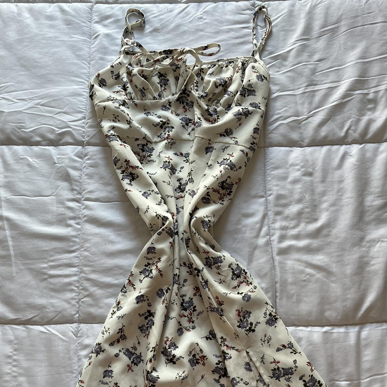 Cute coquette floral dress with slit size small... - Depop