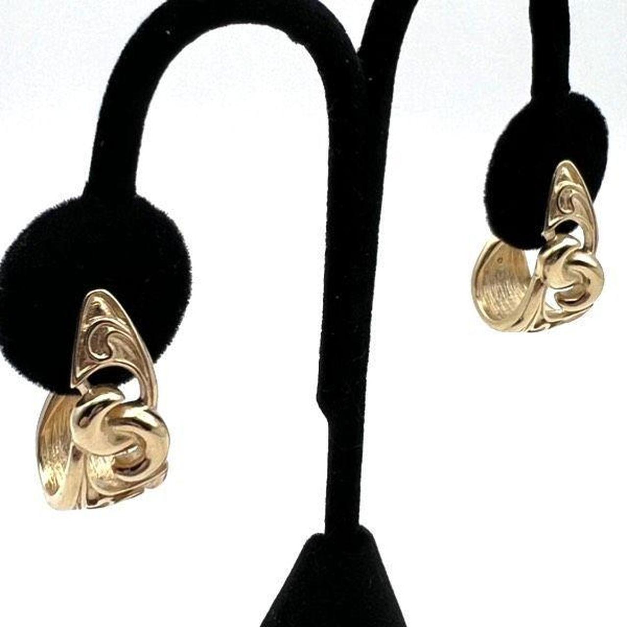 Trifari on sale hoop earrings