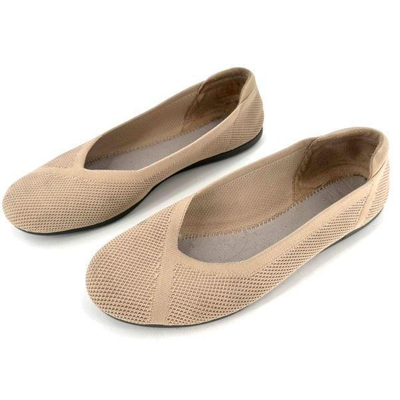 Round toe clearance clarks loafers womens