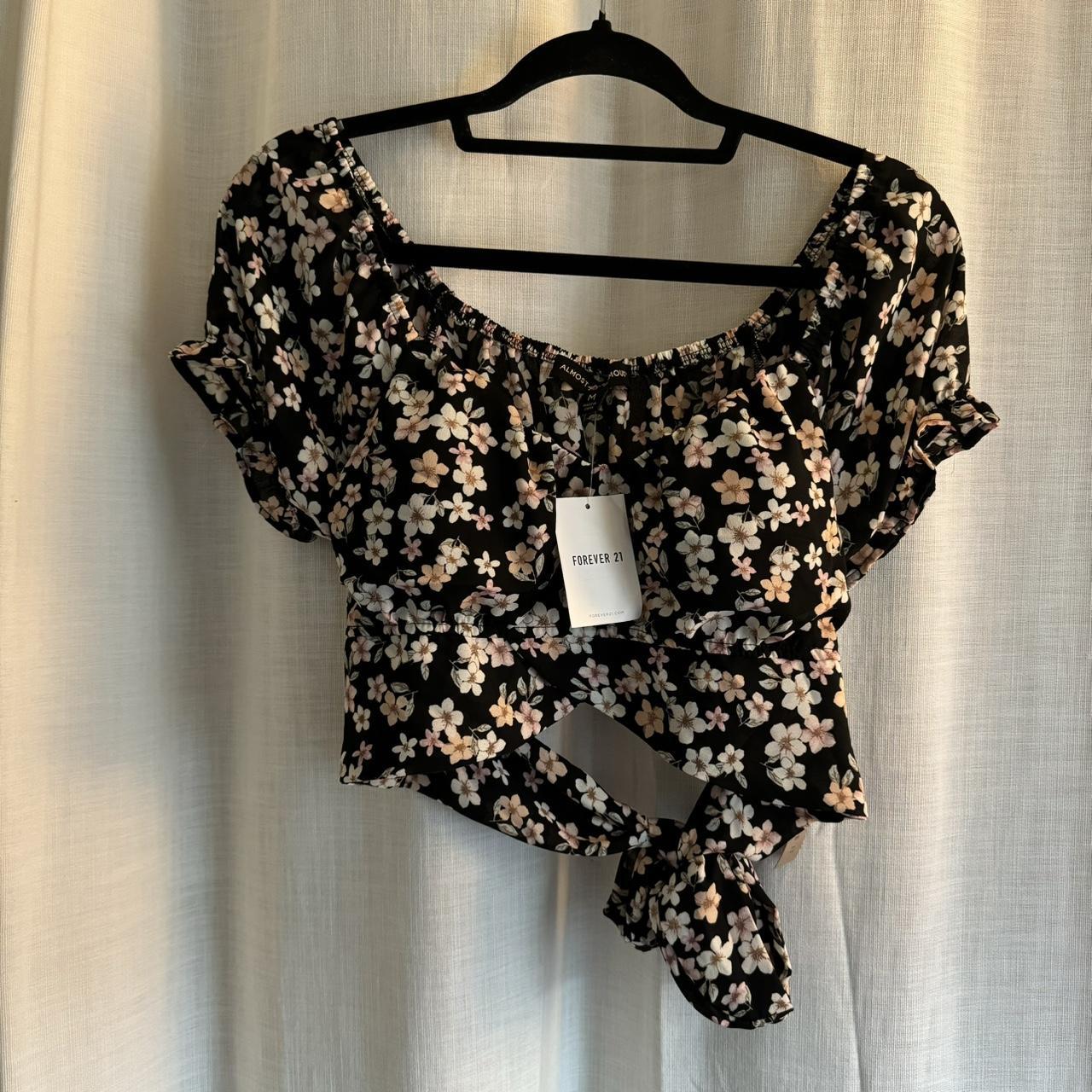 nwt forever 21 floral crop top with tie in Depop