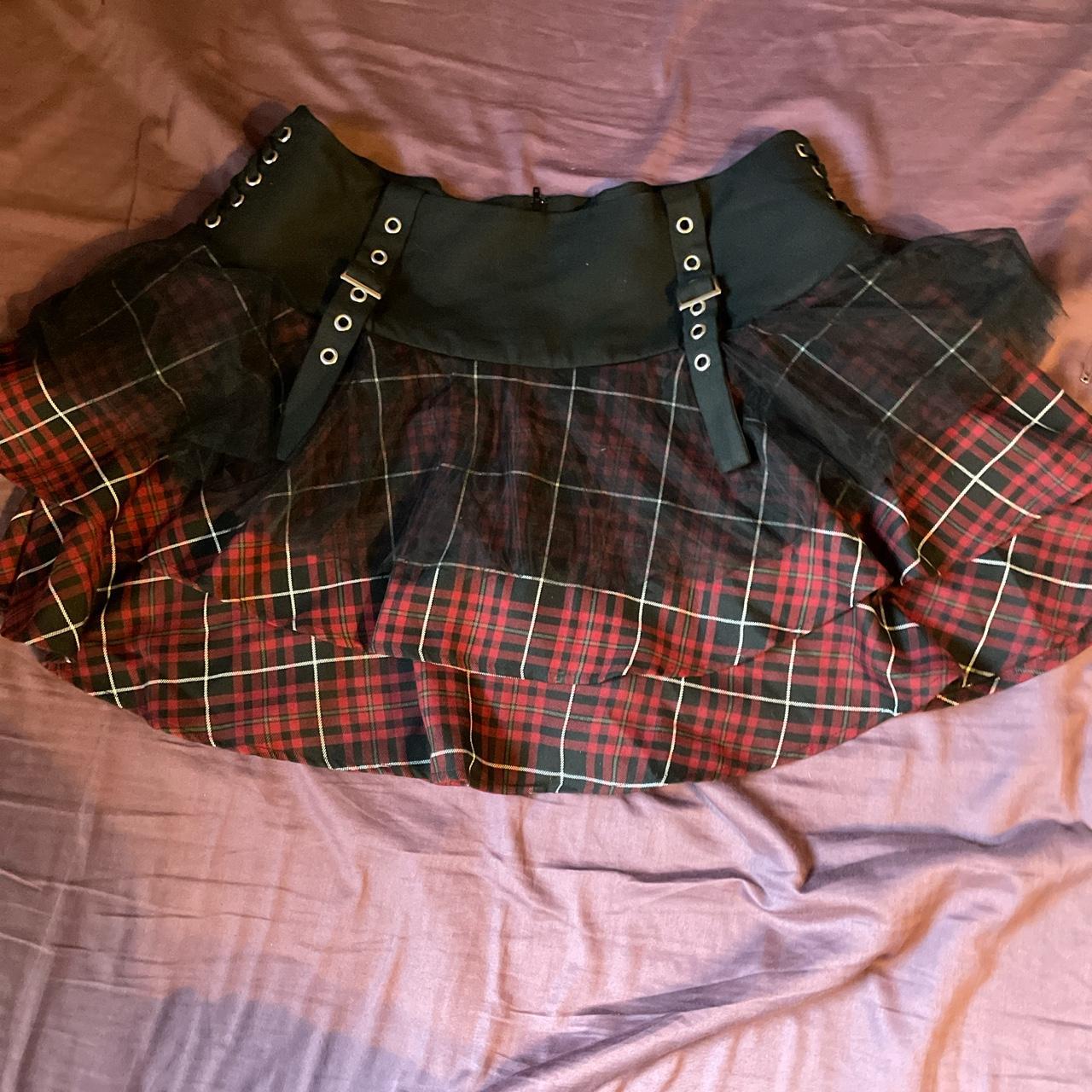 Hot Topic Red Plaid Skirt Says Size Large But Fits Depop 6625