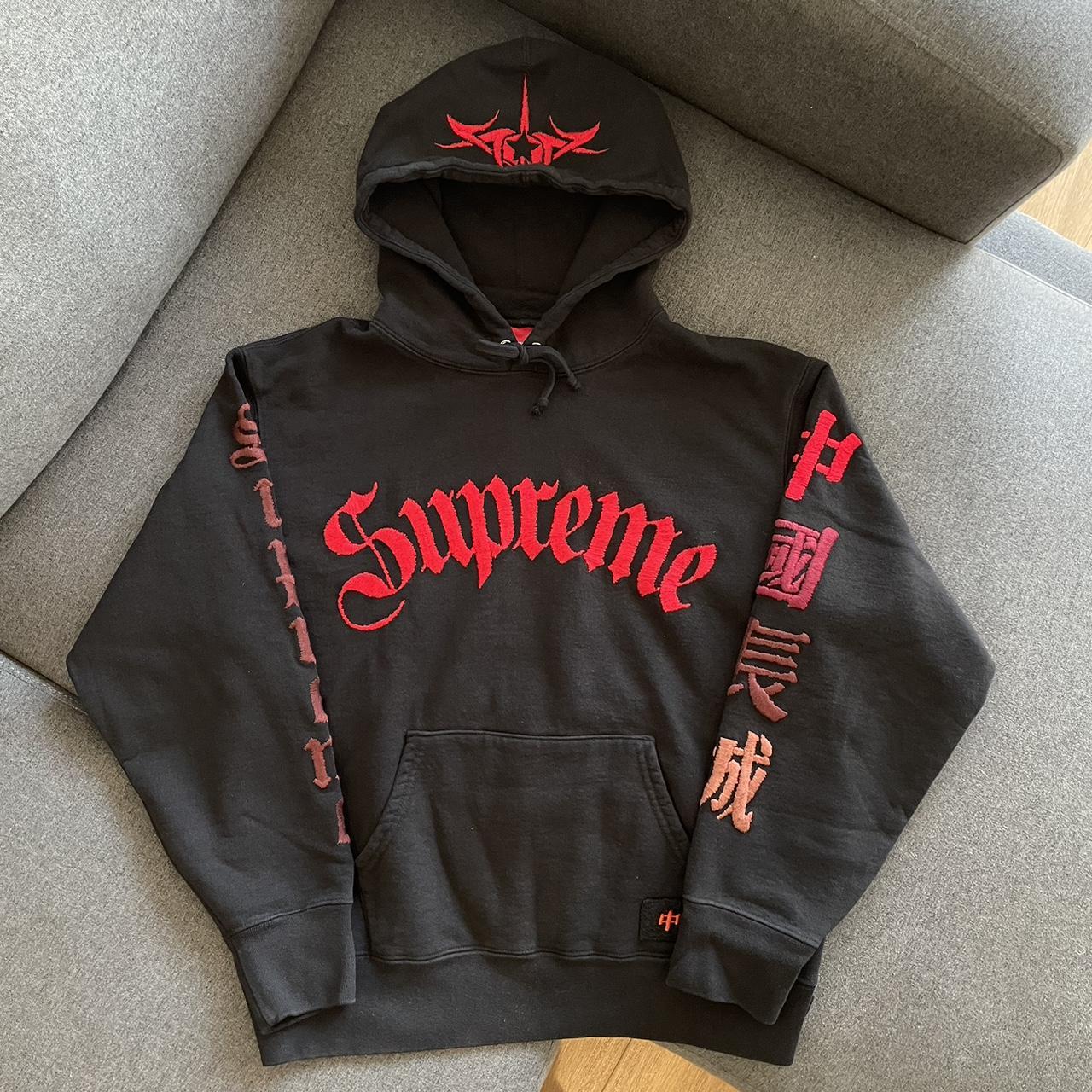 Supreme Men's Black and Red Hoodie | Depop