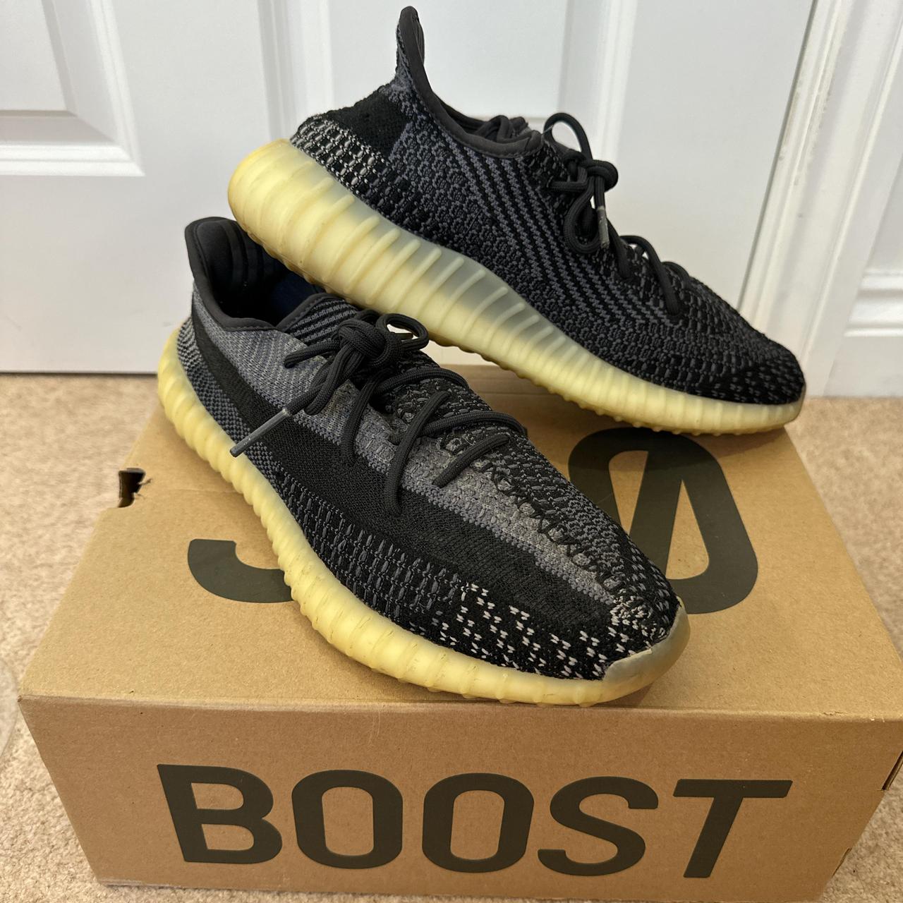 yeezy carbon 350 on feet