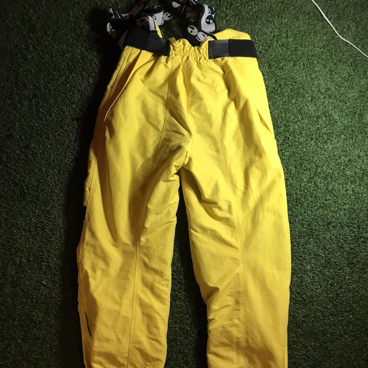 Ellesse Men's Yellow and Black Trousers (2)