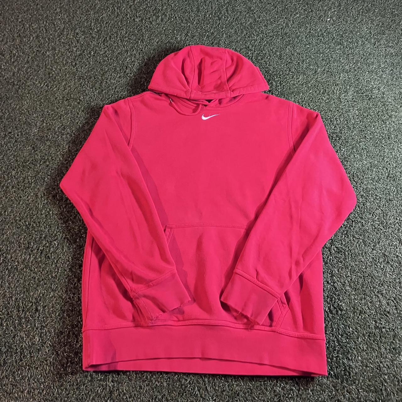 Nike hoodie discount check in middle