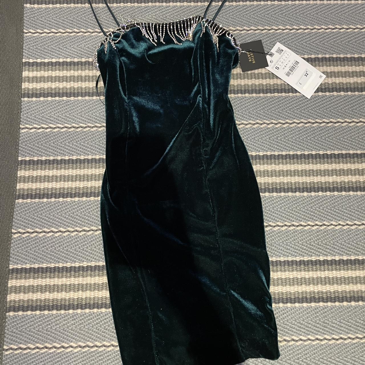 Zara Women's Green Dress | Depop