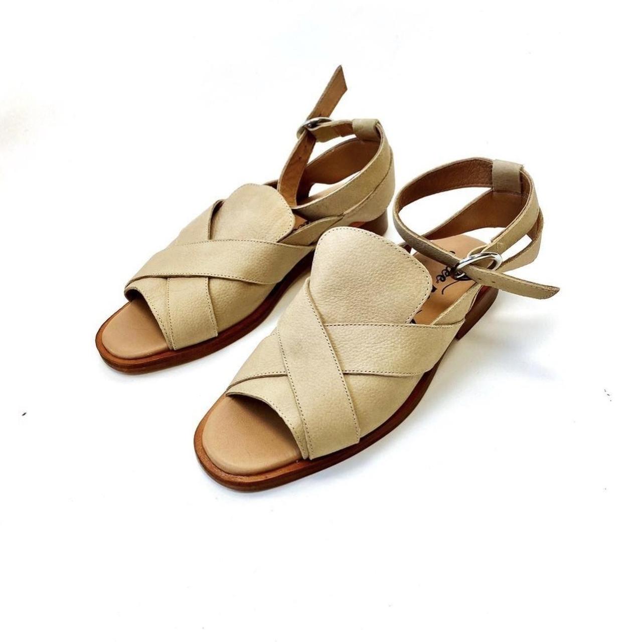 item listed by nyahbrownn