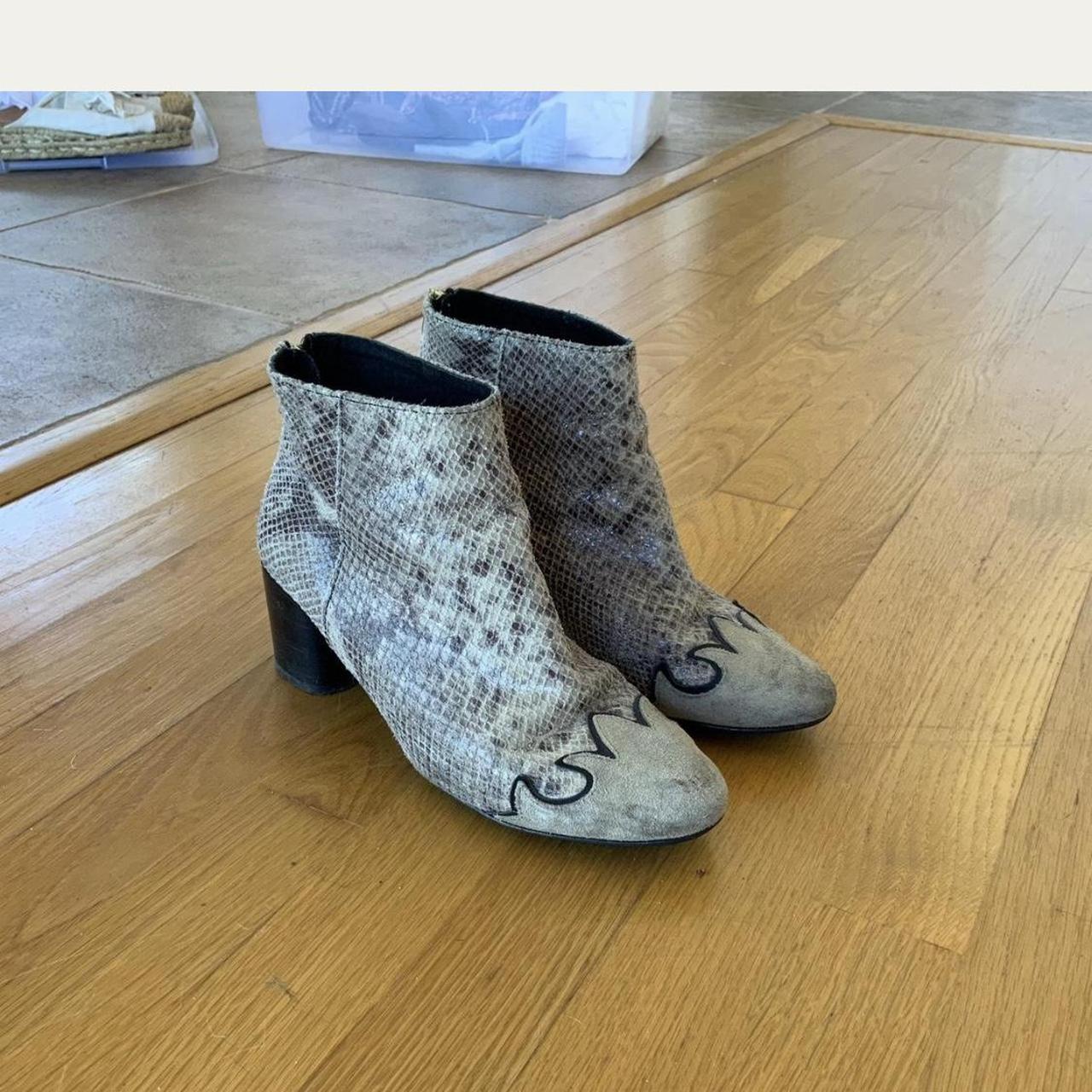 item listed by nyahbrownn