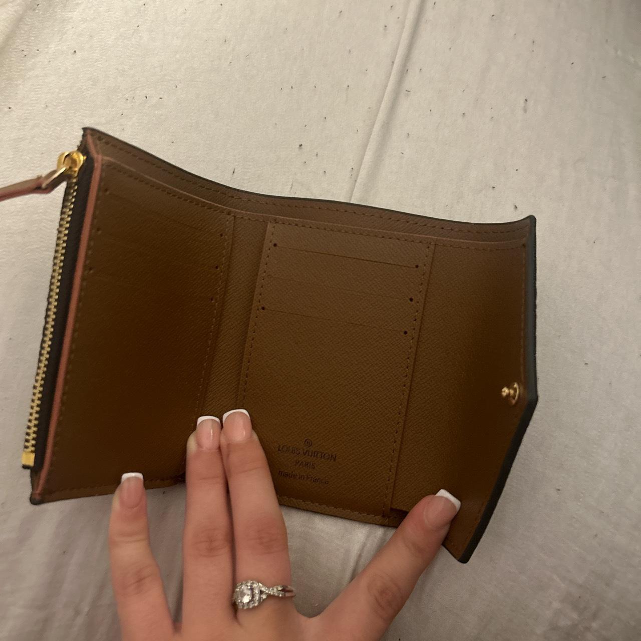 Cream Louis Vuitton Zippy Wallet In great - Depop