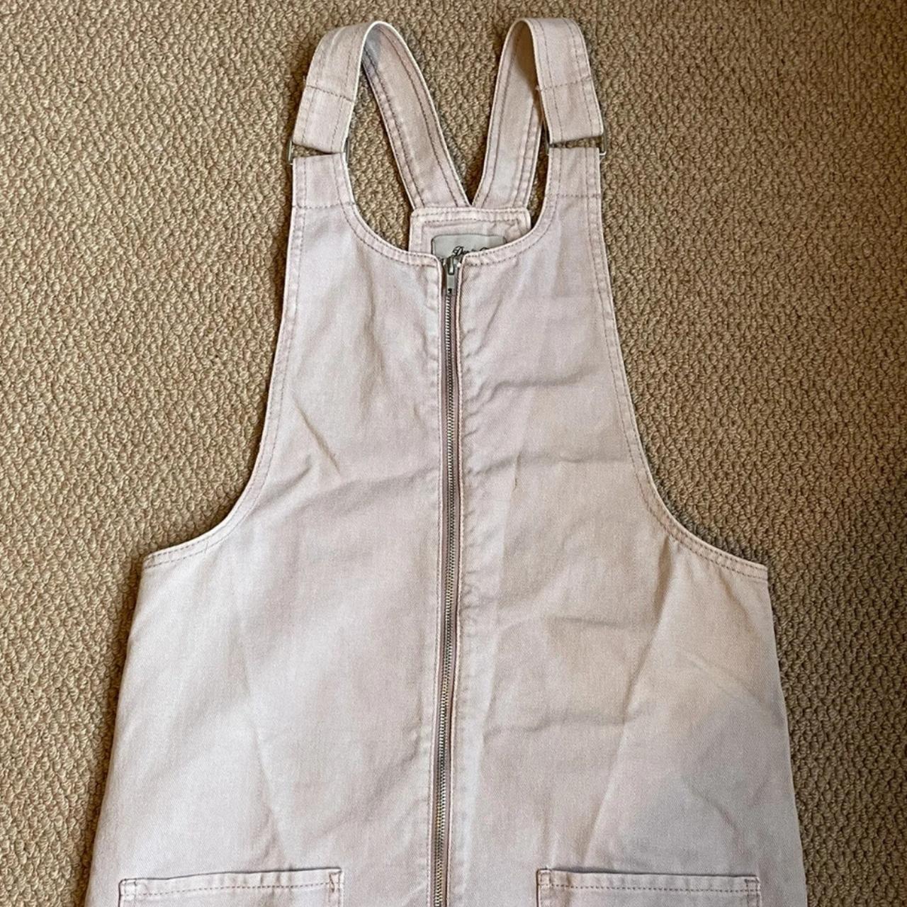item listed by _pinkven0m