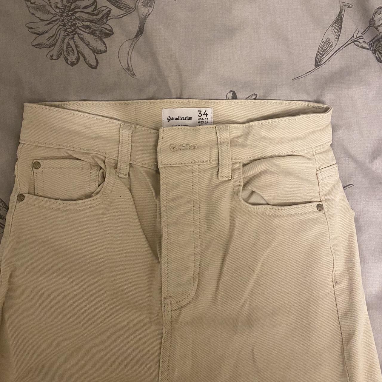Stradivarius Women's Cream Jeans Depop
