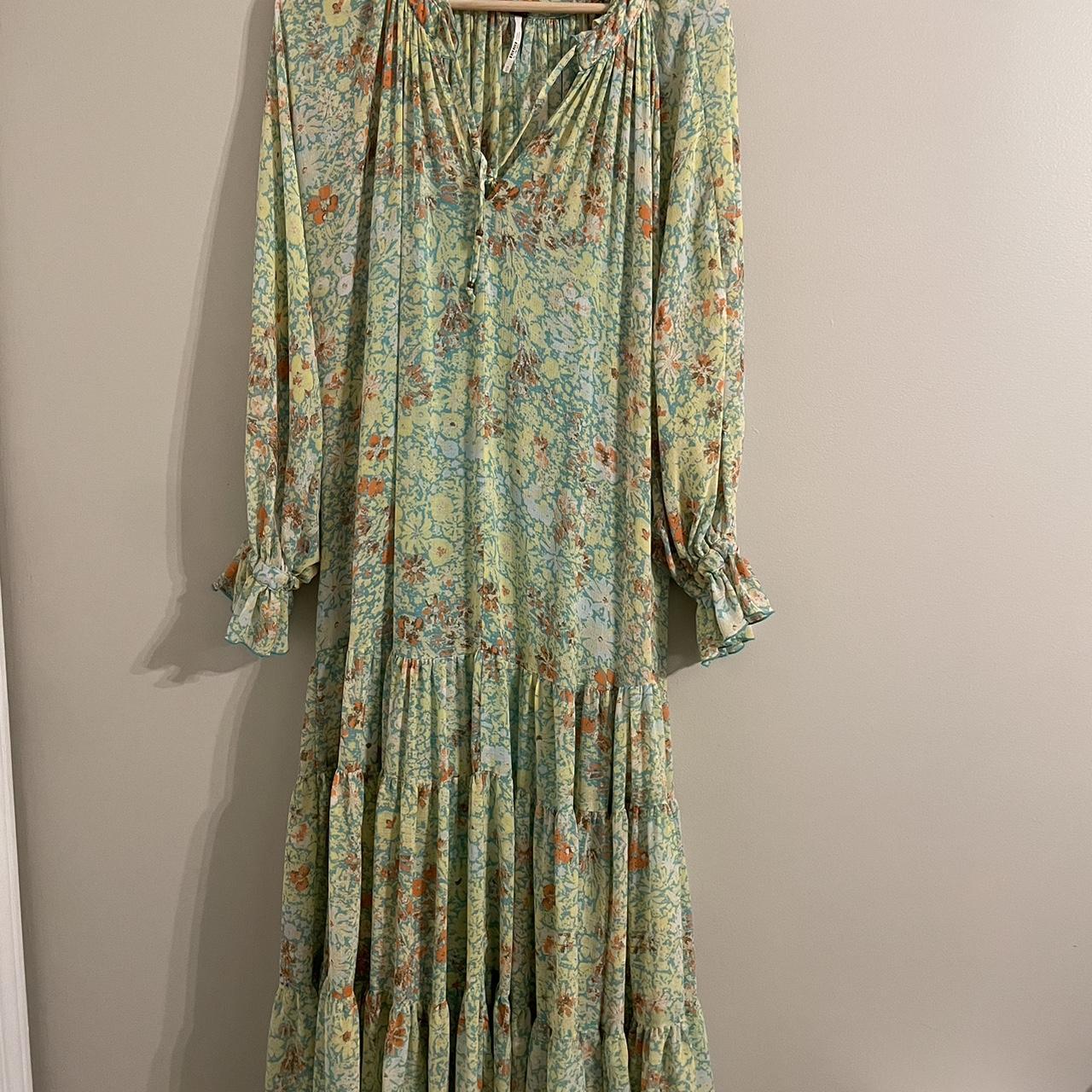 item listed by my_sisters_closet23