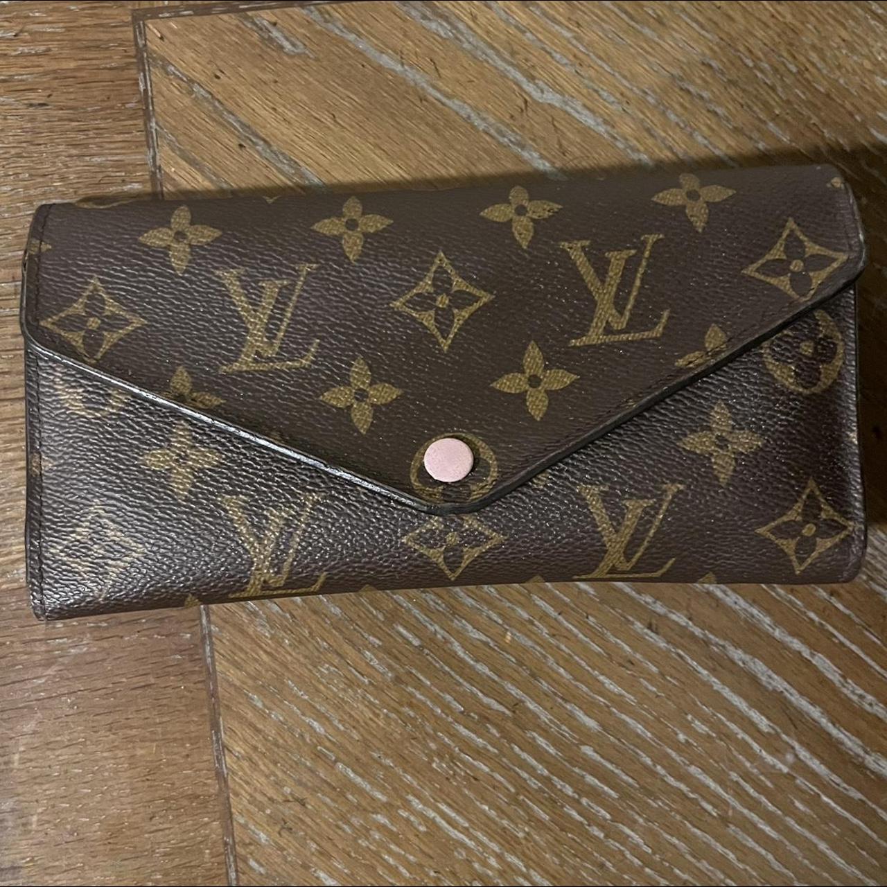 Louis Vuitton wallet with change purse Monogram rose - Depop