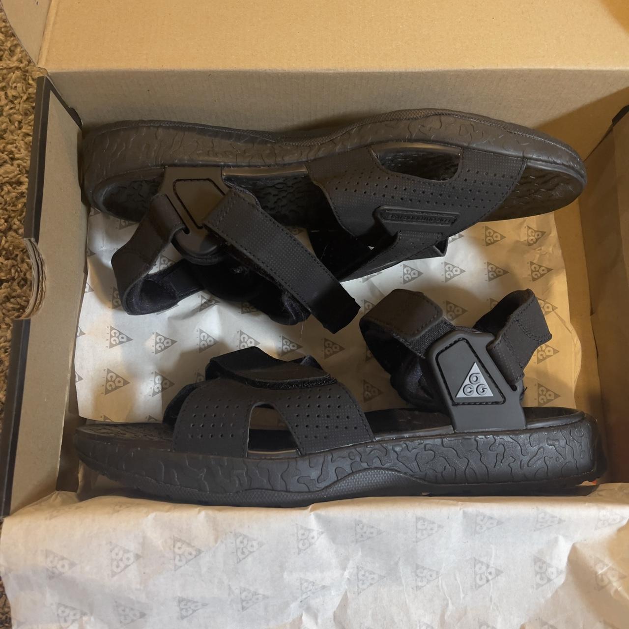 Nike ACG Men S Black And Grey Sandals Depop