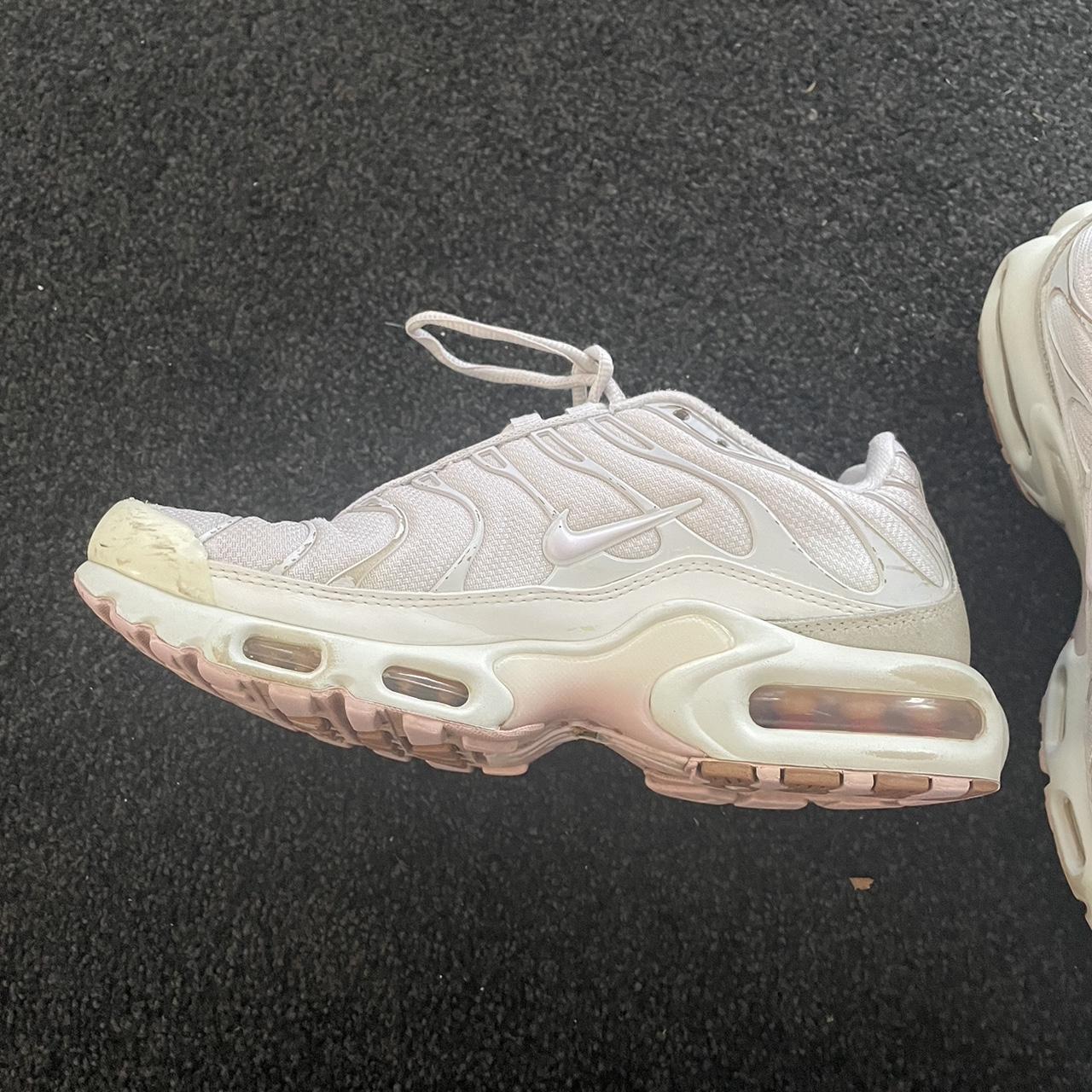 tns laces