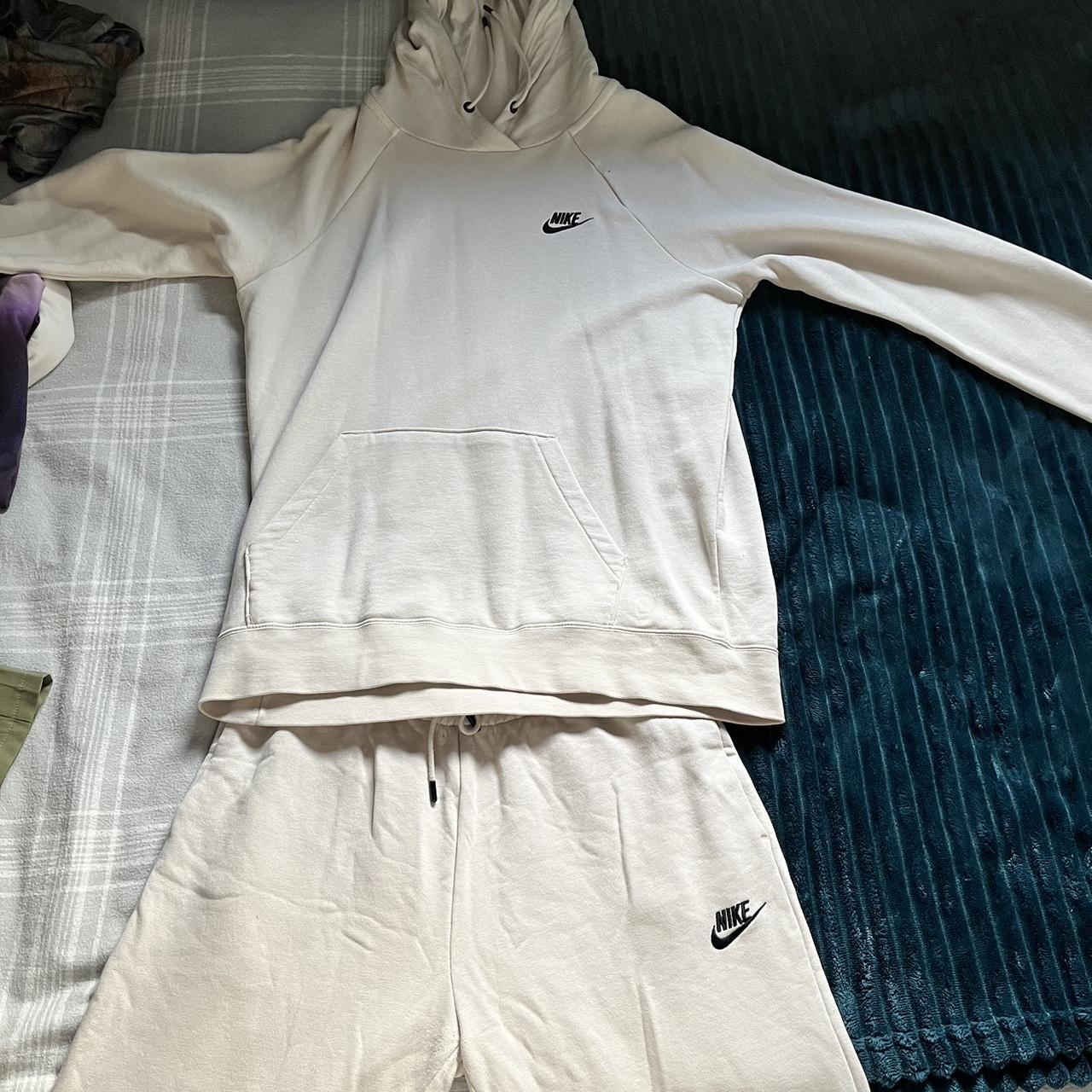 women's nike essential tracksuit