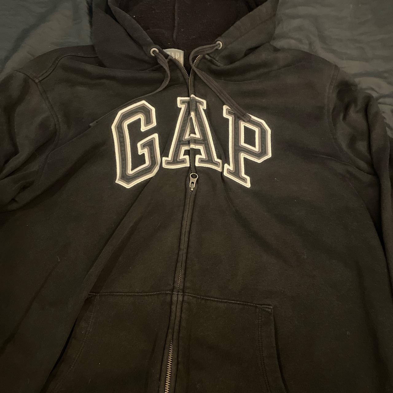 Gap Men's Black and White Hoodie | Depop