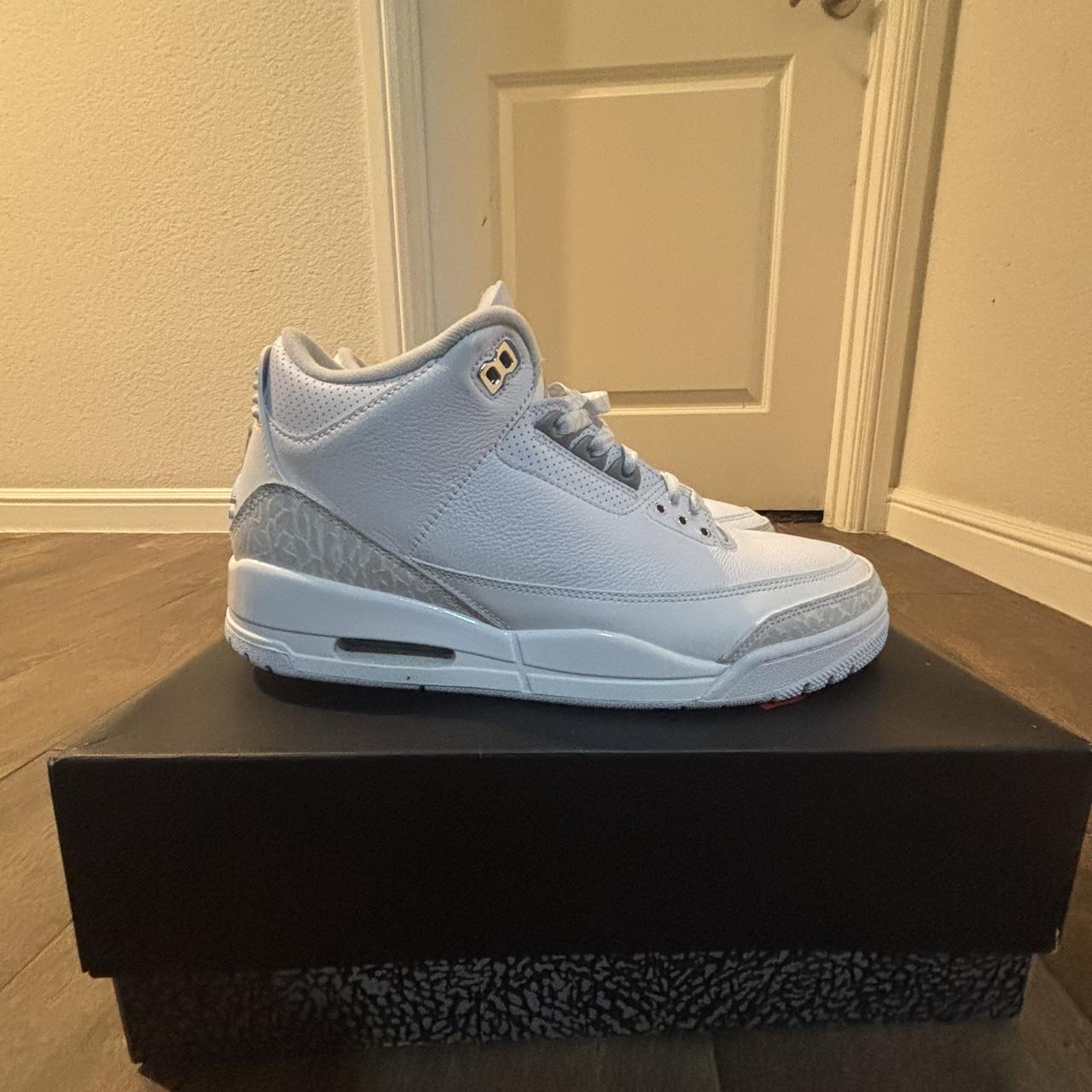 Jordan Men\'s White and Grey Trainers