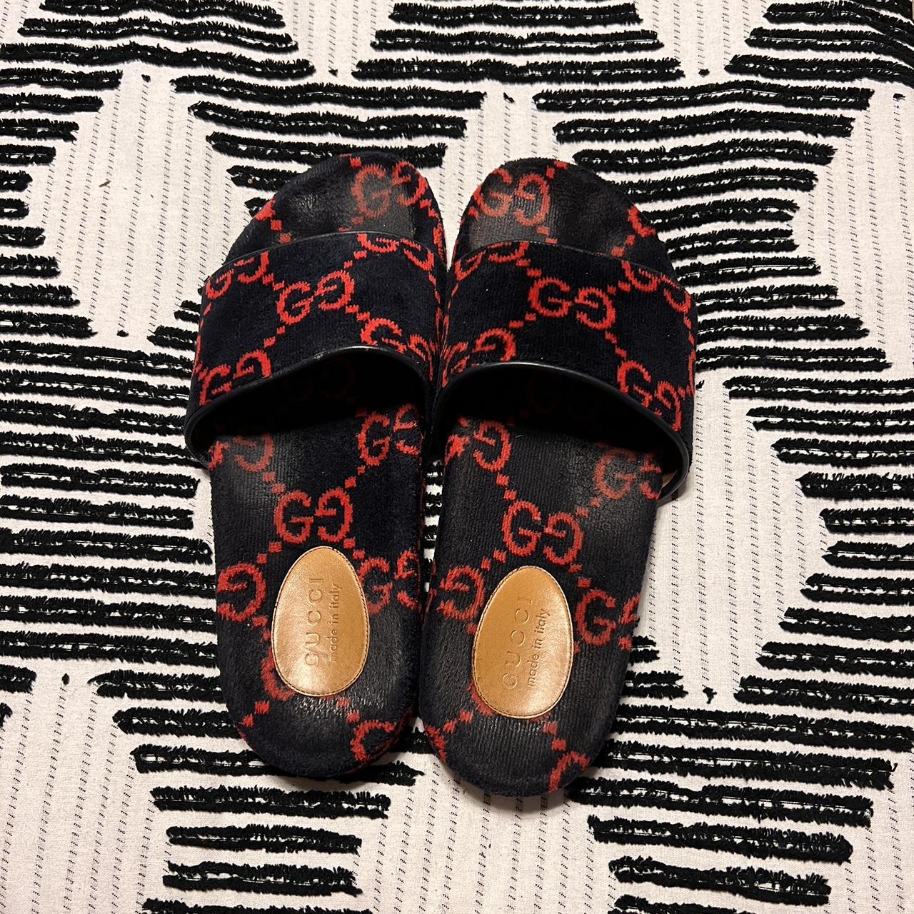 men gucci flipflops