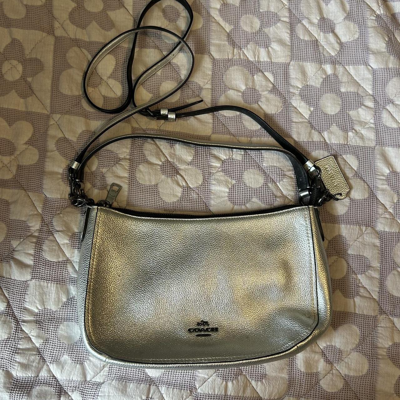 Coach Leather orders Gunmetal Chelsea Purse Small Bag