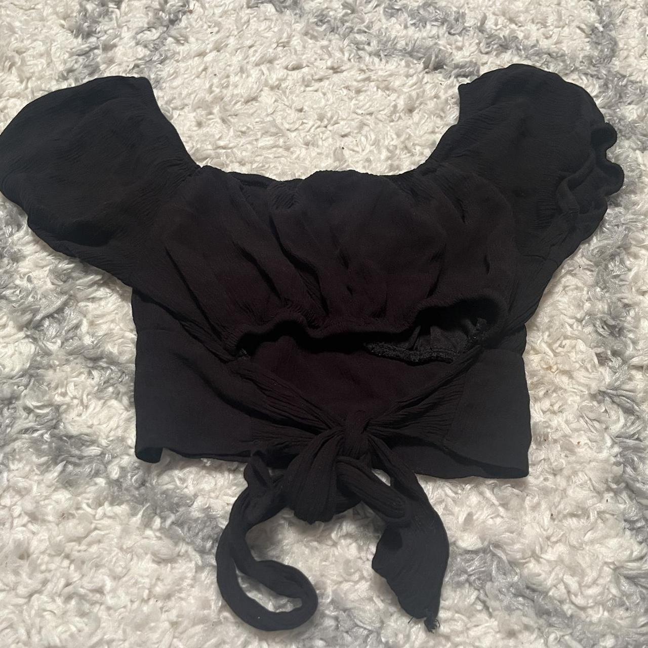 Ambiance apparel stretchy black crop top with cap - Depop