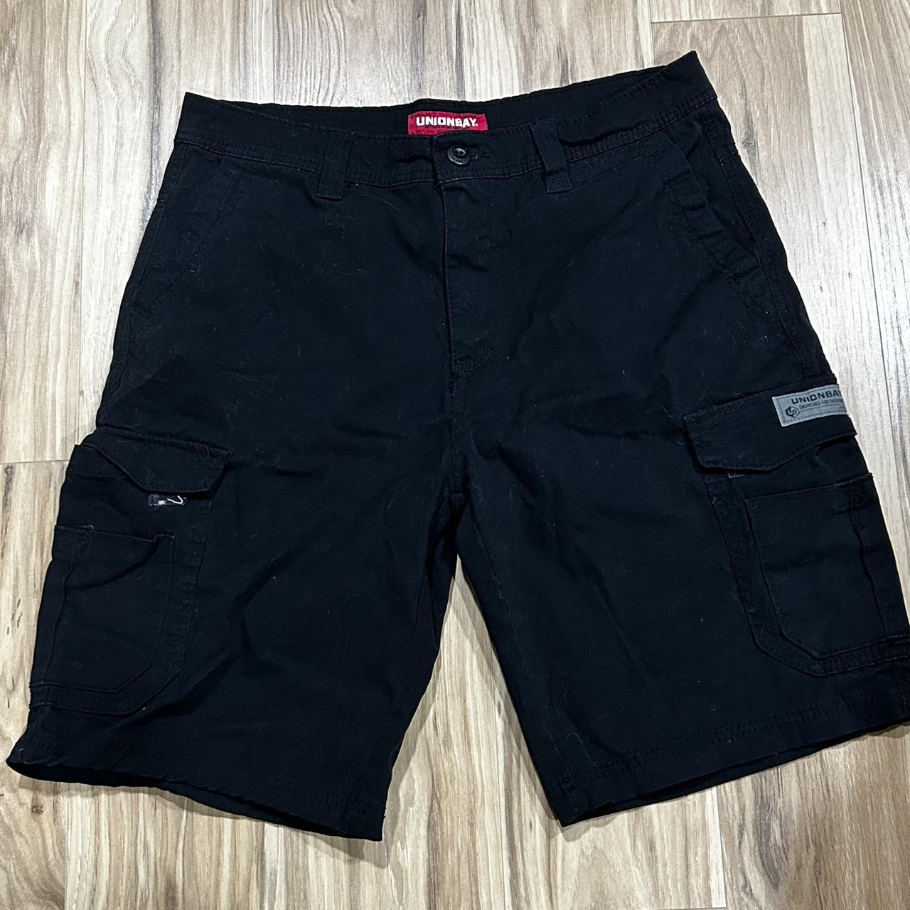 Union Bay Men's Black and Grey Shorts | Depop