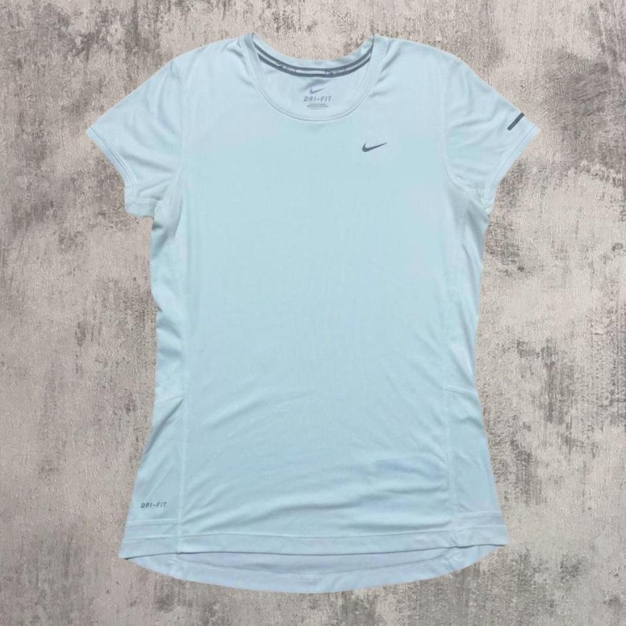 womens gray nike shirt
