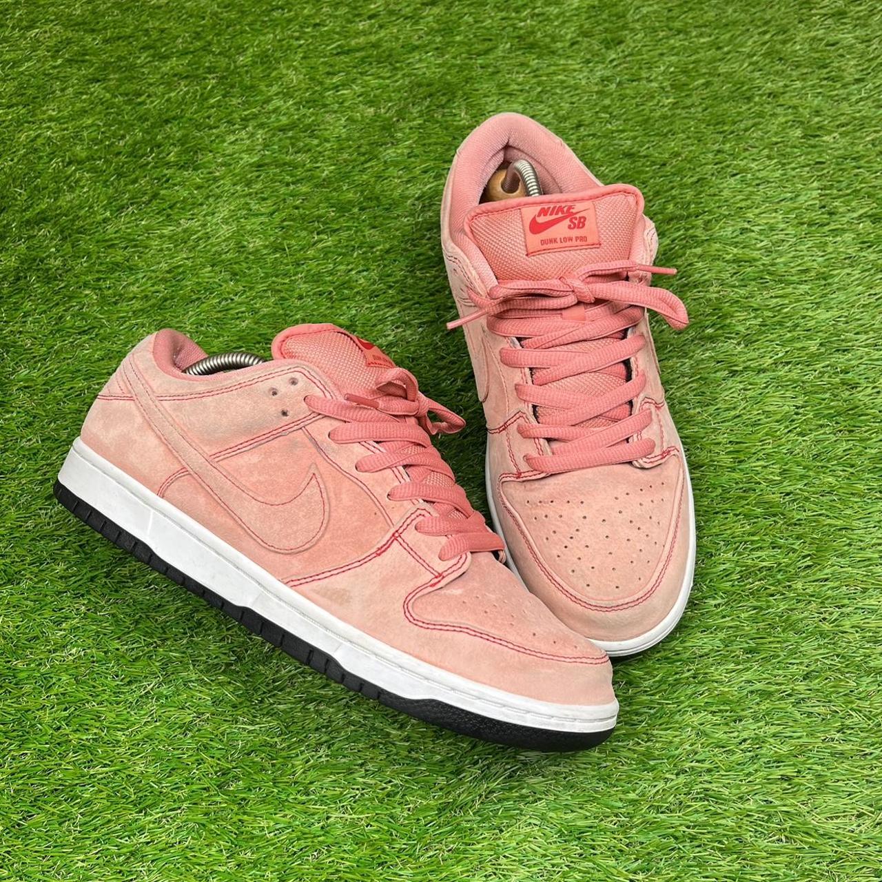 mens nike pink trainers