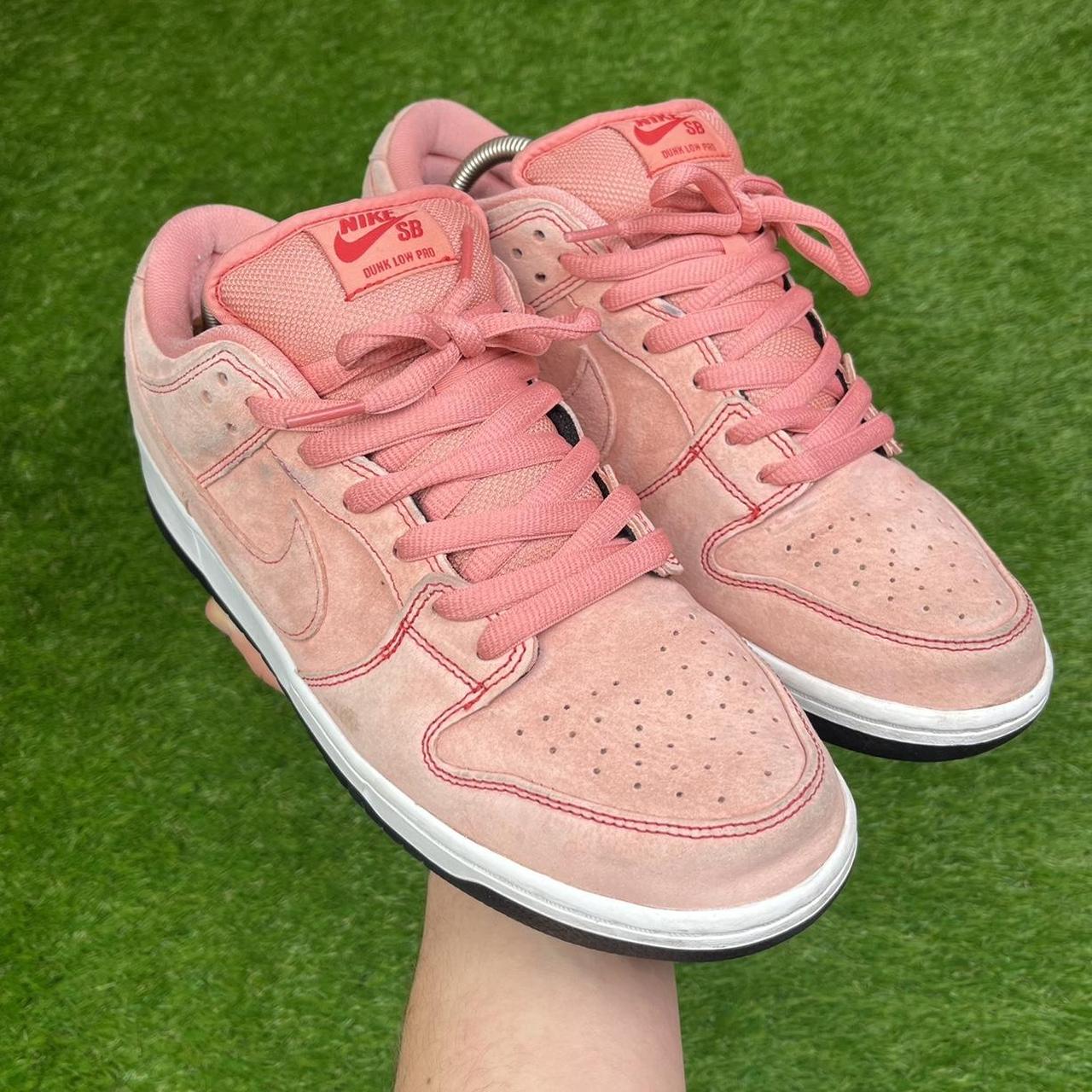 mens nike pink trainers